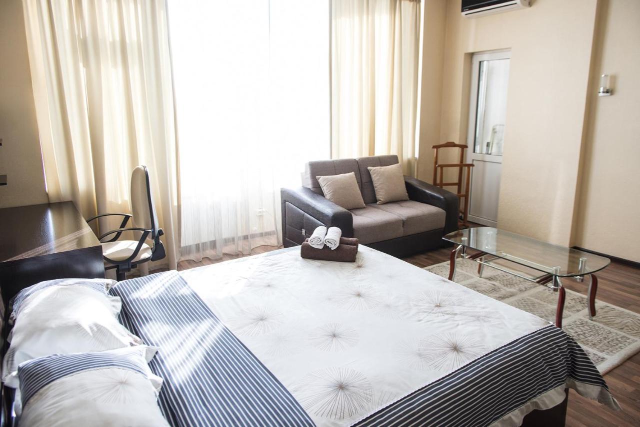 שימקנט Apartment On Kunayeva 38 מראה חיצוני תמונה